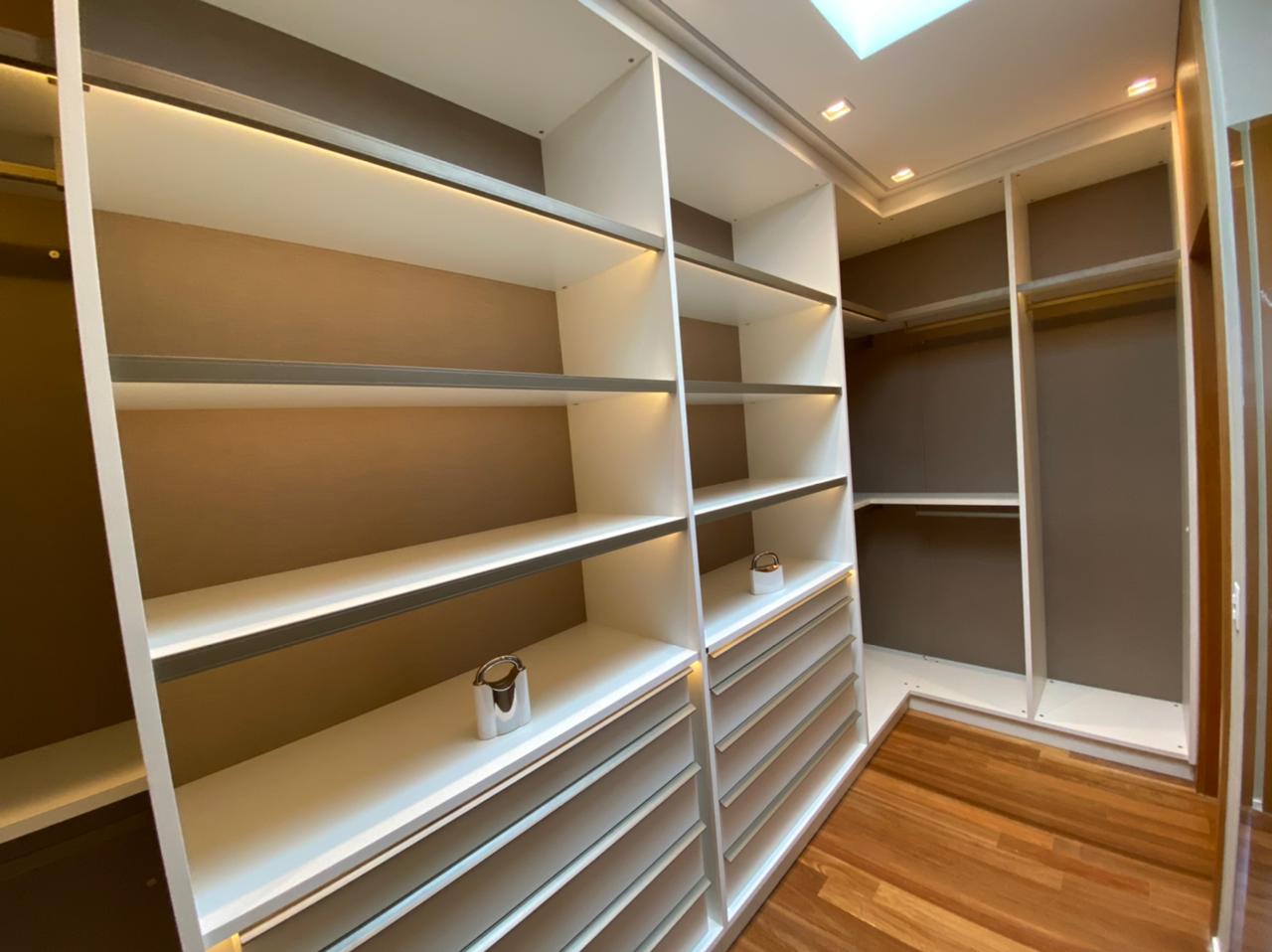 Imagem Casa de Condomínio com 4 Quartos à Venda, 575 m²em Centro Comercial Jubran - Barueri