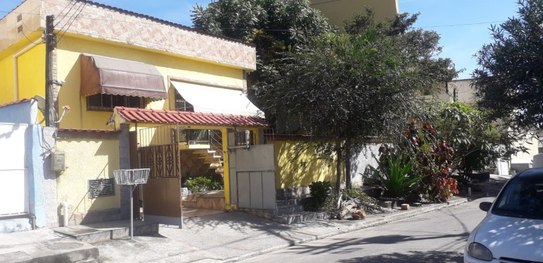 Casa com 4 Quartos à Venda, 150 m²em Trindade - São Gonçalo