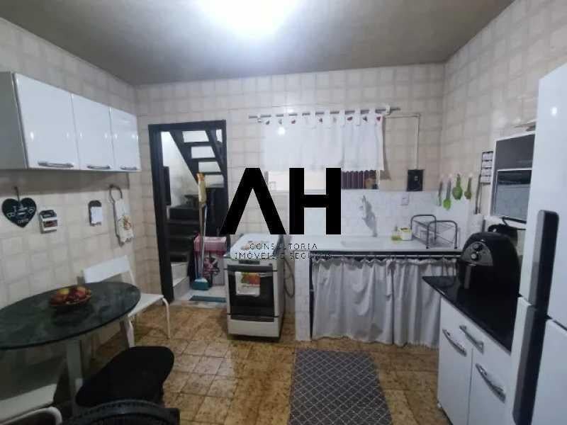 Imagem Casa com 4 Quartos à Venda, 120 m²em Badu - Niterói