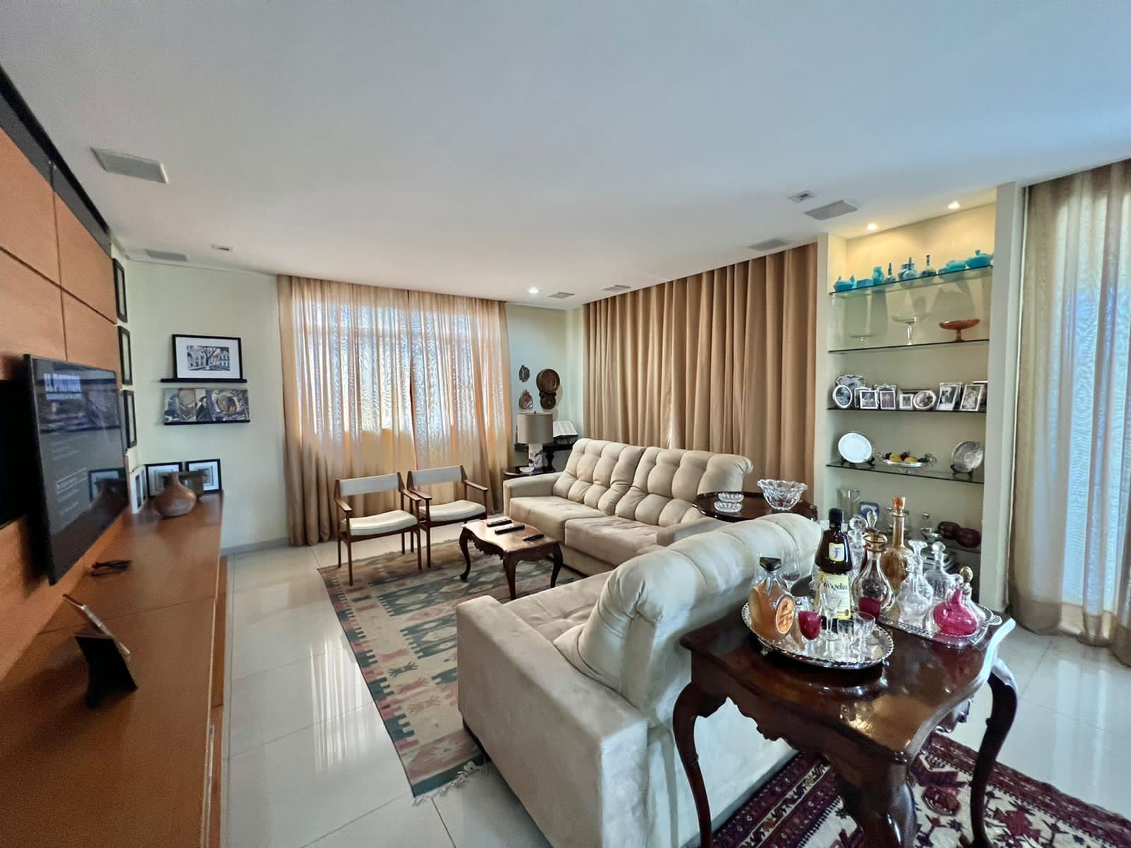 Imagem Apartamento com 3 Quartos à Venda, 240 m²em Nazaré - Belém