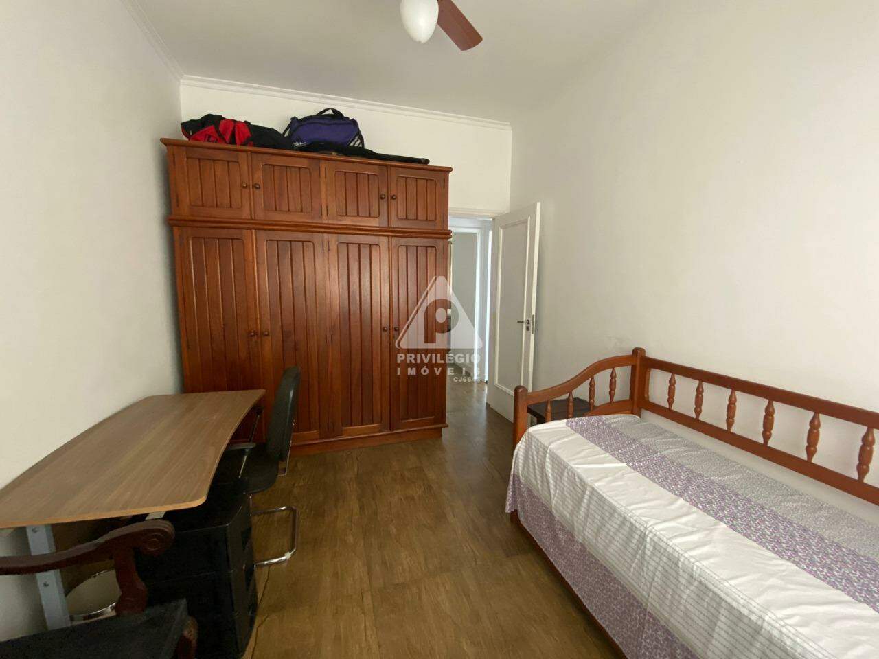 Imagem Apartamento com 3 Quartos à Venda, 160 m²em Copacabana - Rio de Janeiro Imagem Apartamento com 3 Quartos à Venda, 160 m²em Copacabana - Rio de Janeiro