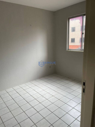 Imagem Apartamento com 2 Quartos à Venda, 45 m² em Itaperi - Fortaleza
