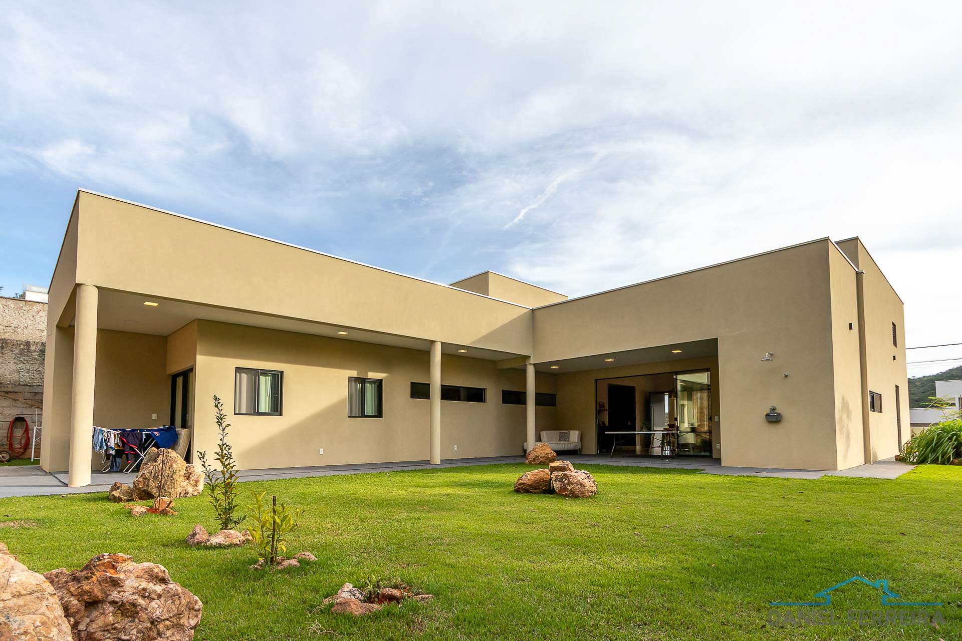 Imagem Casa de Condomínio com 3 Quartos à Venda, 240 m² em Setor Habitacional Tororó (Jardim Botânico) - Brasília