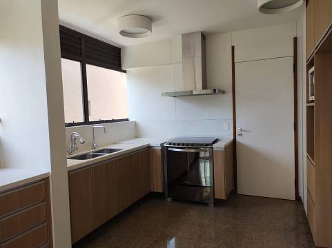 Imagem Apartamento com 3 Quartos para Alugar, 225 m²em Itaim Bibi - São Paulo