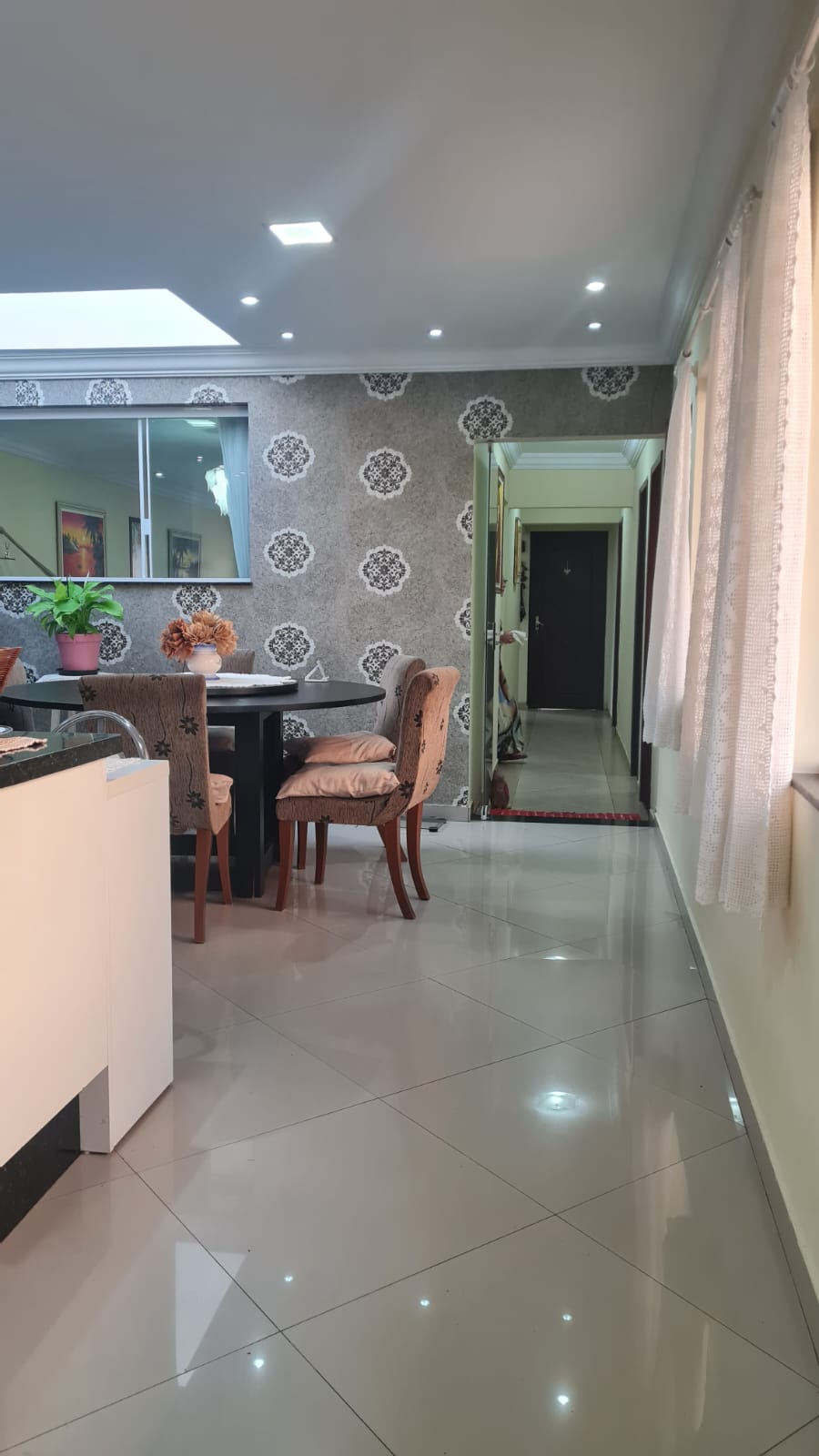 Imagem Casa com 3 Quartos à Venda, 400 m² em Portão - Curitiba