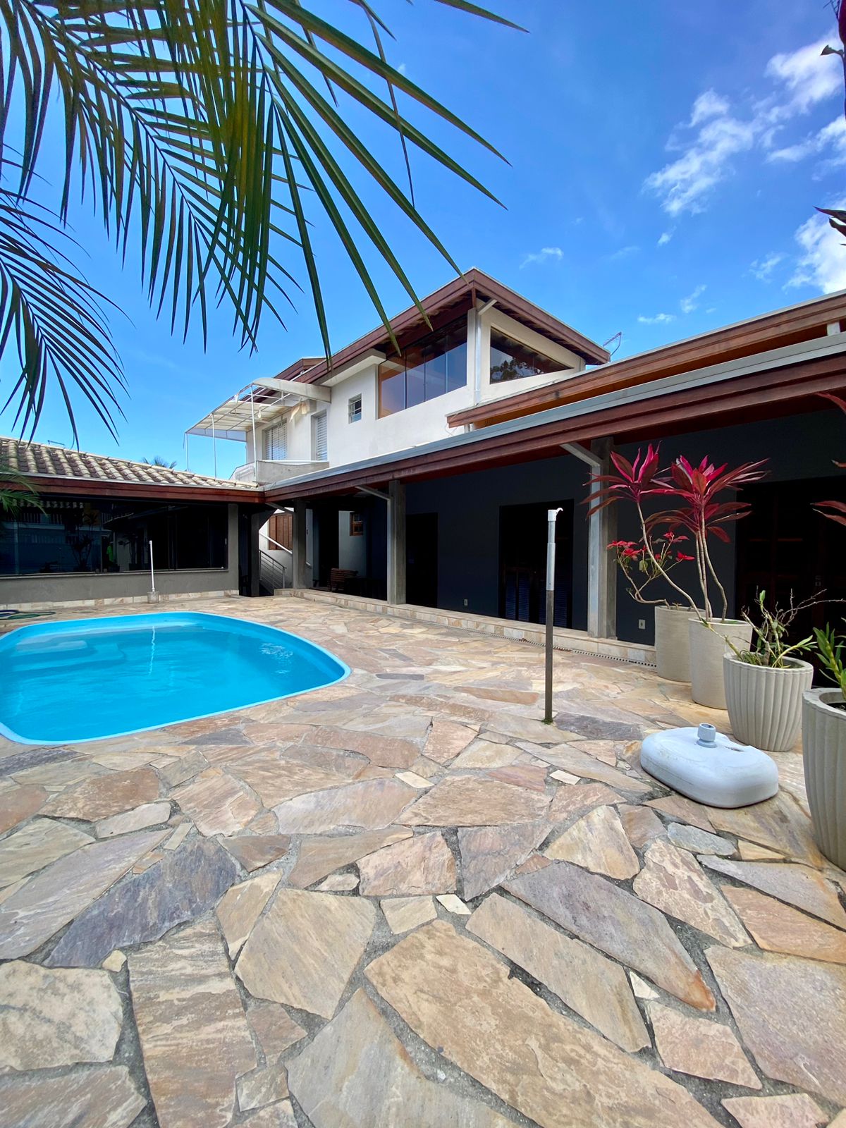 Imagem Casa de Condomínio com 4 Quartos à Venda, 160 m²em Massaguaçu - Caraguatatuba