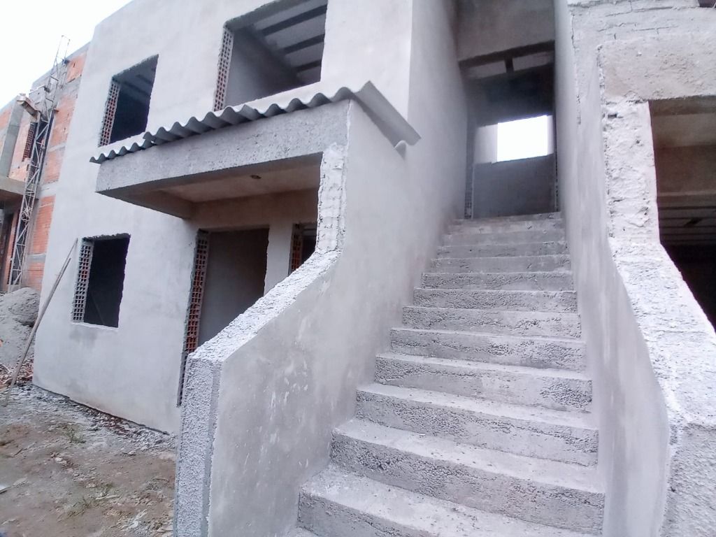 Imagem Casa de Condomínio com 2 Quartos à Venda, 42 m²em Das Graças - Colombo