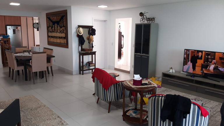 Imagem Apartamento com 3 Quartos à Venda, 138 m²em Itacolomi - Balneário Piçarras