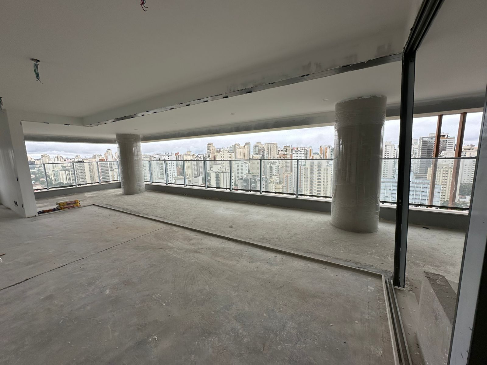 Imagem Apartamento com 3 Quartos à Venda, 211 m² em Campo Belo - São Paulo