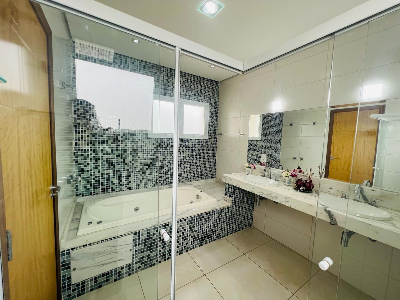 Imagem Casa de Condomínio com 4 Quartos à Venda, 278 m²em Swiss Park - Campinas
