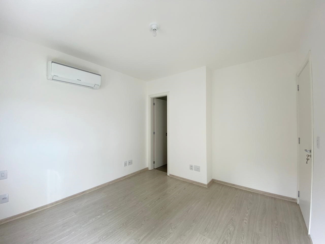 Imagem Apartamento com 2 Quartos à Venda, 62 m² em Jardim Botânico - Porto Alegre