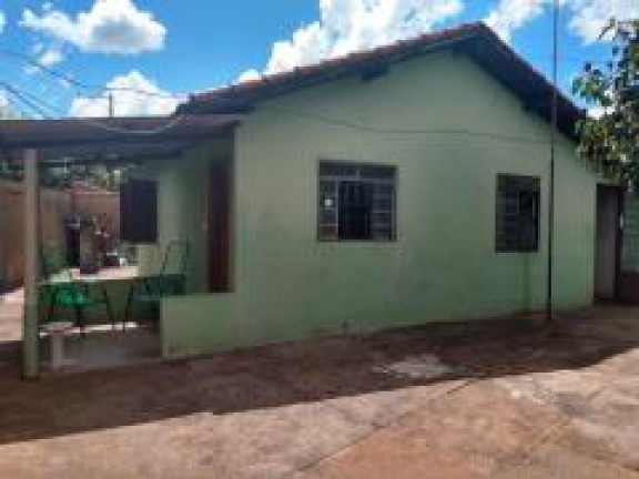 Casa com 3 Quartos à Venda, 76 m² em Benedito Trajano - Ituverava