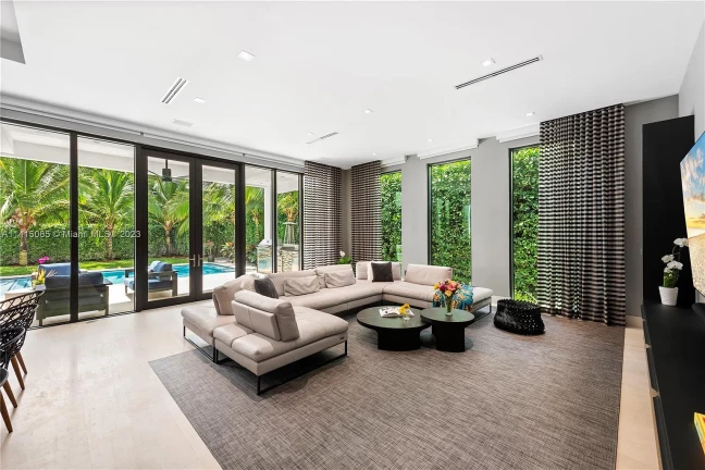 Imagem Casa com 5 Quartos à Venda, 387 m²em Alphaville Residencial Um - Barueri