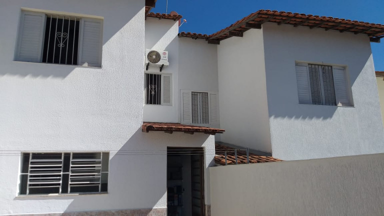 Imagem Casa com 3 Quartos à Venda, 180 m² em Vila Lavínia - Mogi das Cruzes
