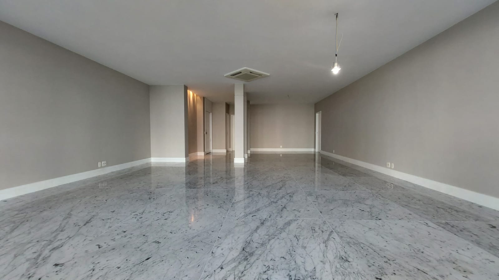 Imagem Apartamento com 4 Quartos à Venda, 298 m²em Barra da Tijuca - Rio de Janeiro