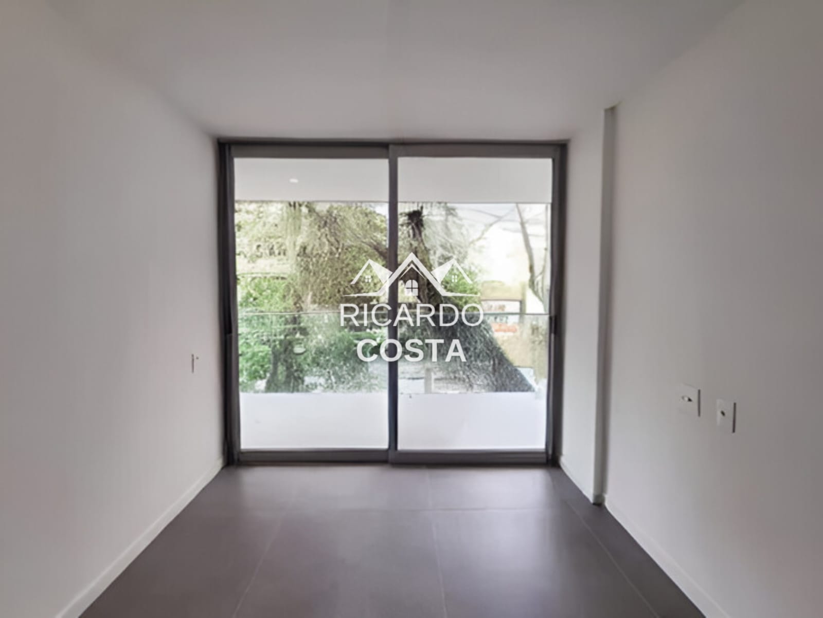 Imagem Cobertura com 2 Quartos à Venda ou Locação, 190 m² em Humaitá - Rio de Janeiro
