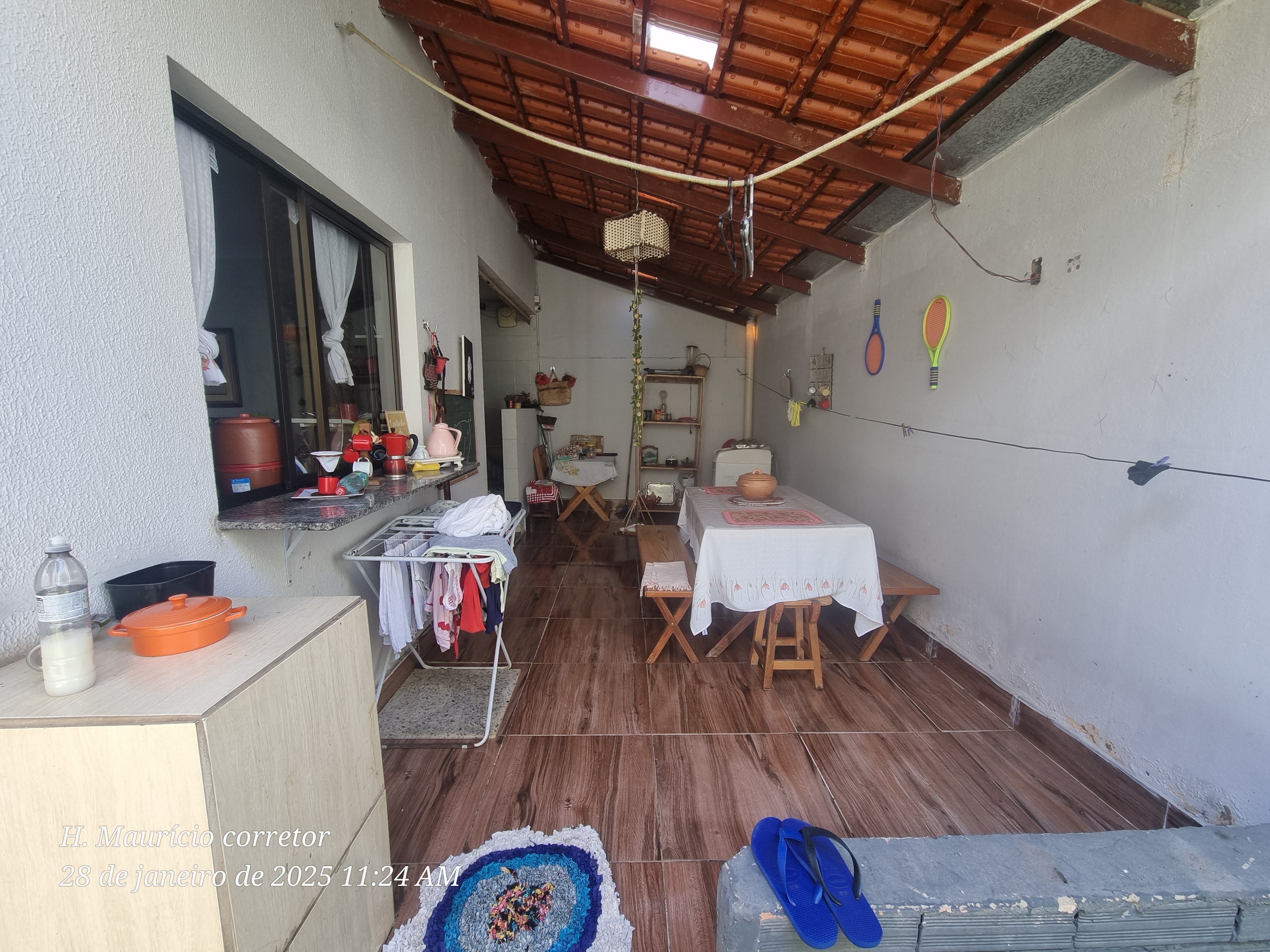 Imagem Sobrado com 4 Quartos à Venda, 143 m² em Setor Jaó - Goiânia