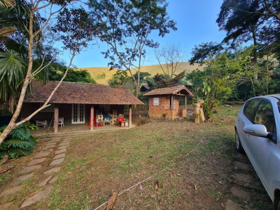 Imagem Casa com 4 Quartos à Venda, 179 m² em Jardim Salaco - Teresópolis