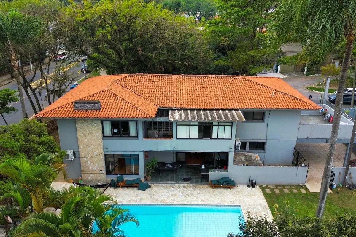 Casa com 5 Quartos à Venda ou Locação, 420 m² em Alto de Pinheiros - São Paulo