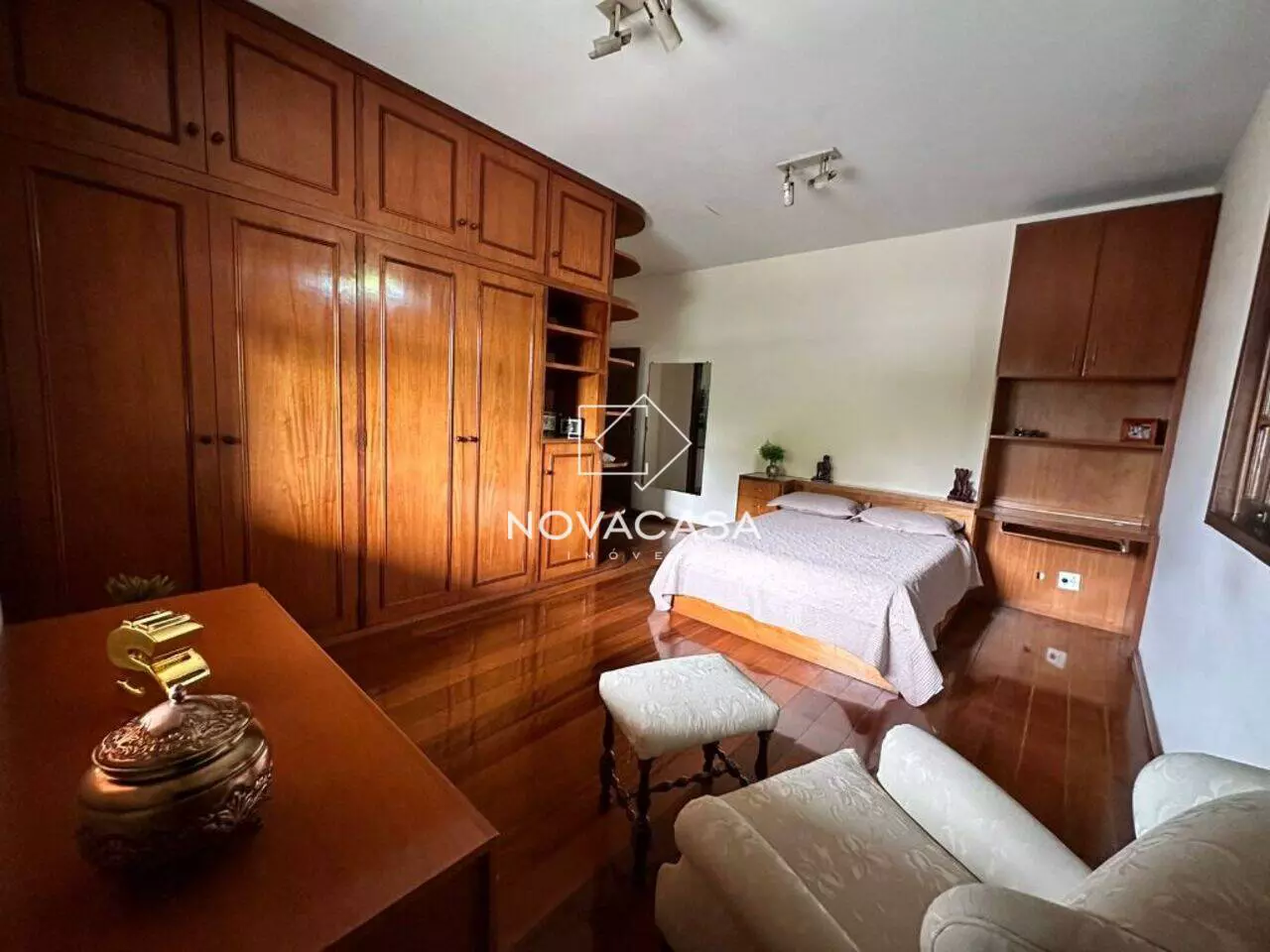 Imagem Casa com 5 Quartos à Venda, 625 m² em Santa Branca - Belo Horizonte Imagem Casa com 5 Quartos à Venda, 625 m² em Santa Branca - Belo Horizonte