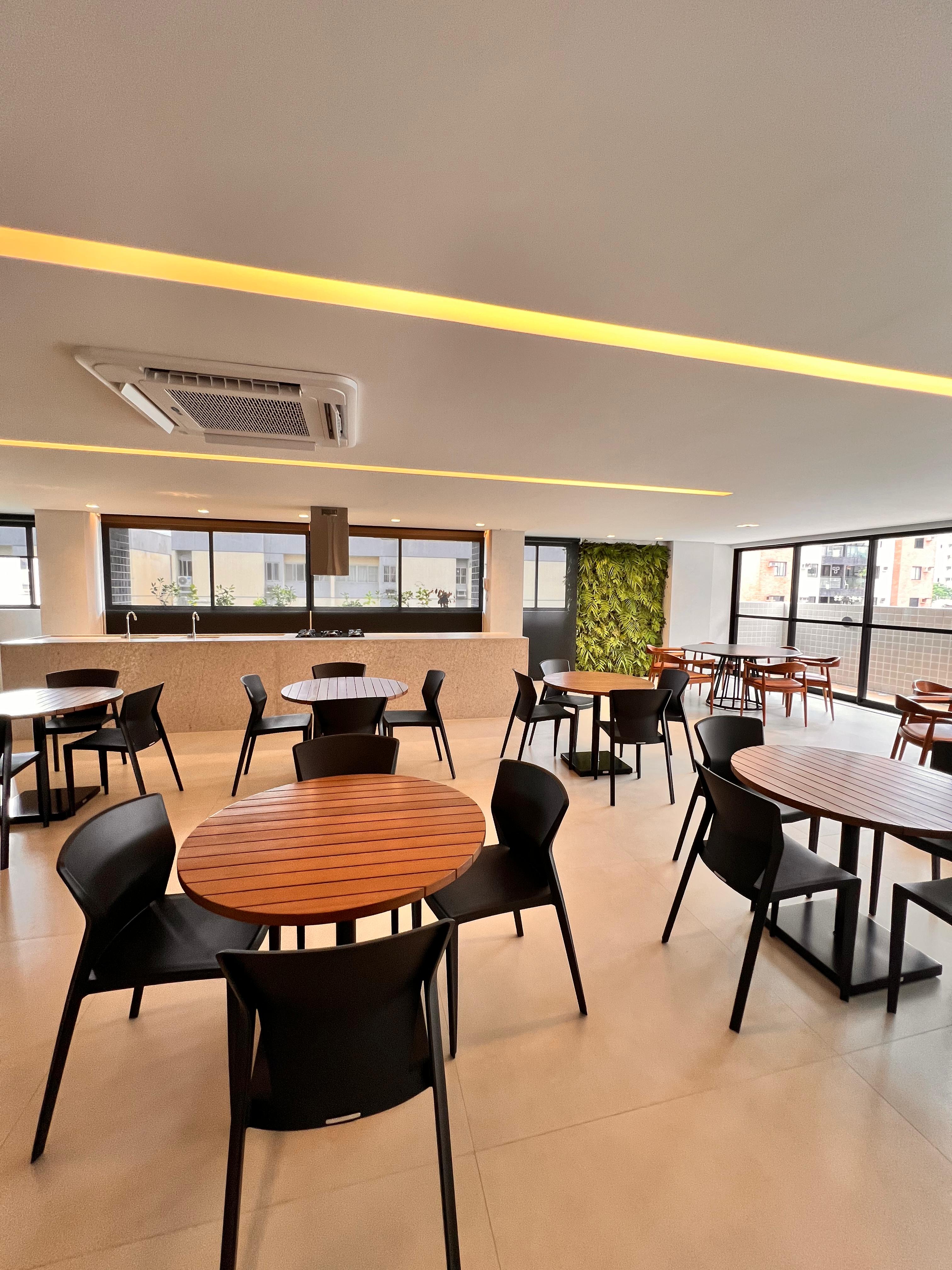 Imagem Apartamento com 2 Quartos à Venda, 57 m²em Ponta Verde - Maceió