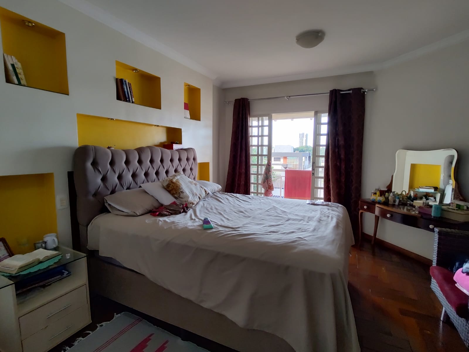 Imagem Sobrado com 4 Quartos à Venda, 386 m²em Aurora - Londrina