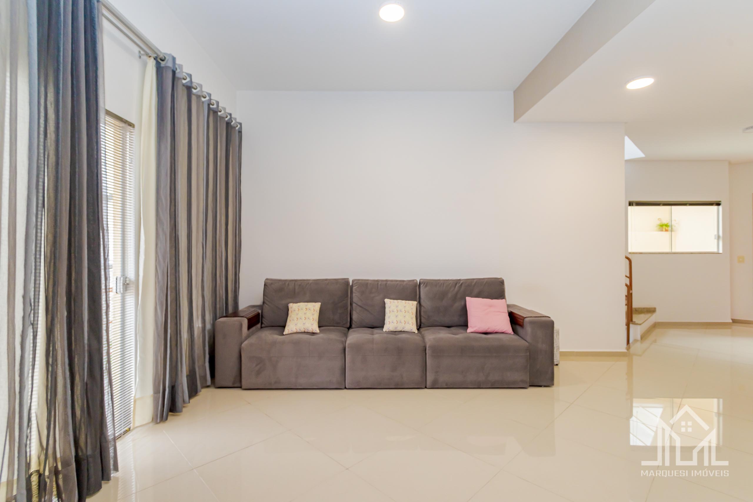 Imagem Casa com 3 Quartos à Venda, 241 m²em Guabirotuba - Curitiba
