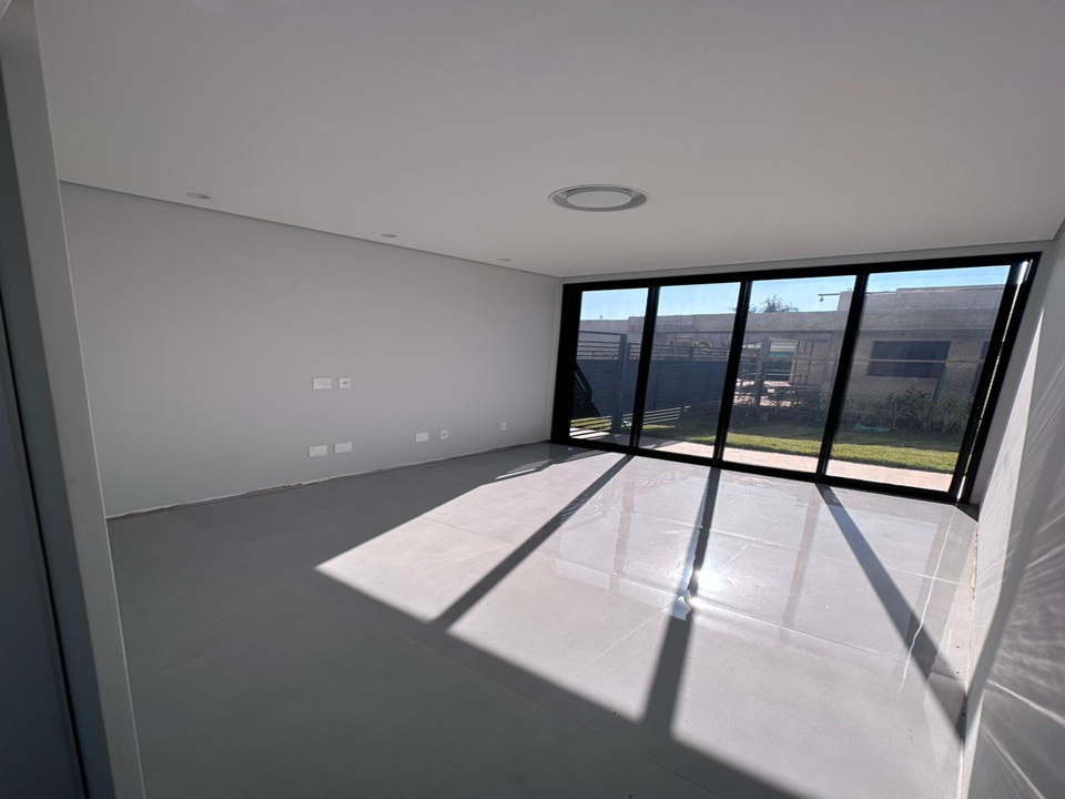 Imagem Casa de Condomínio com 4 Quartos à Venda, 379 m²em Jacaré - Cabreúva - SP