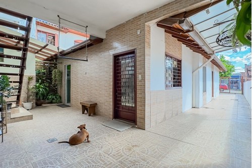 Imagem Casa com 2 Quartos à Venda, 200 m² em Santa Maria Goretti - Porto Alegre Imagem Casa com 2 Quartos à Venda, 200 m² em Santa Maria Goretti - Porto Alegre