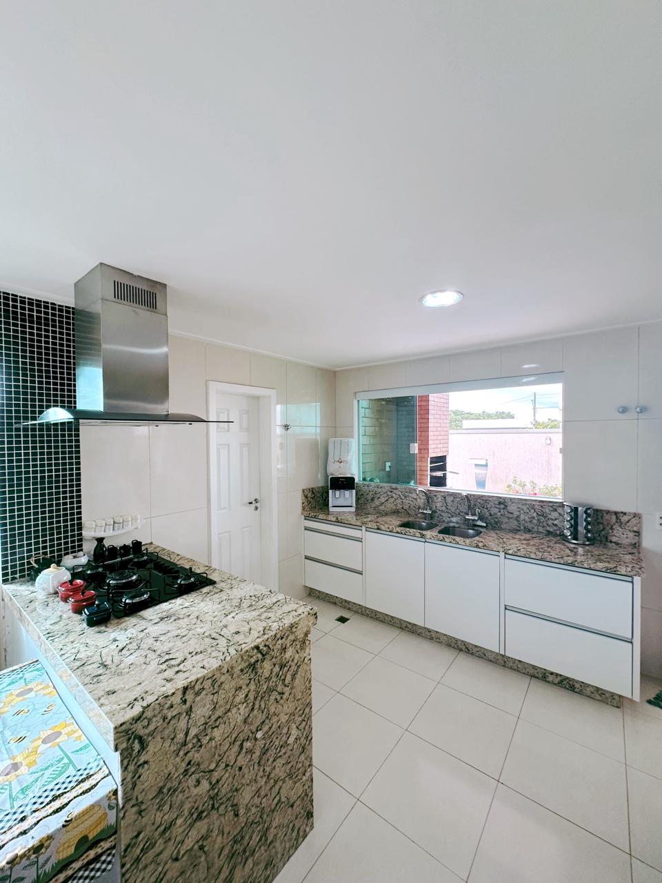Imagem Casa de Condomínio com 4 Quartos à Venda, 350 m²em Alphaville (Abrantes) - Camaçari