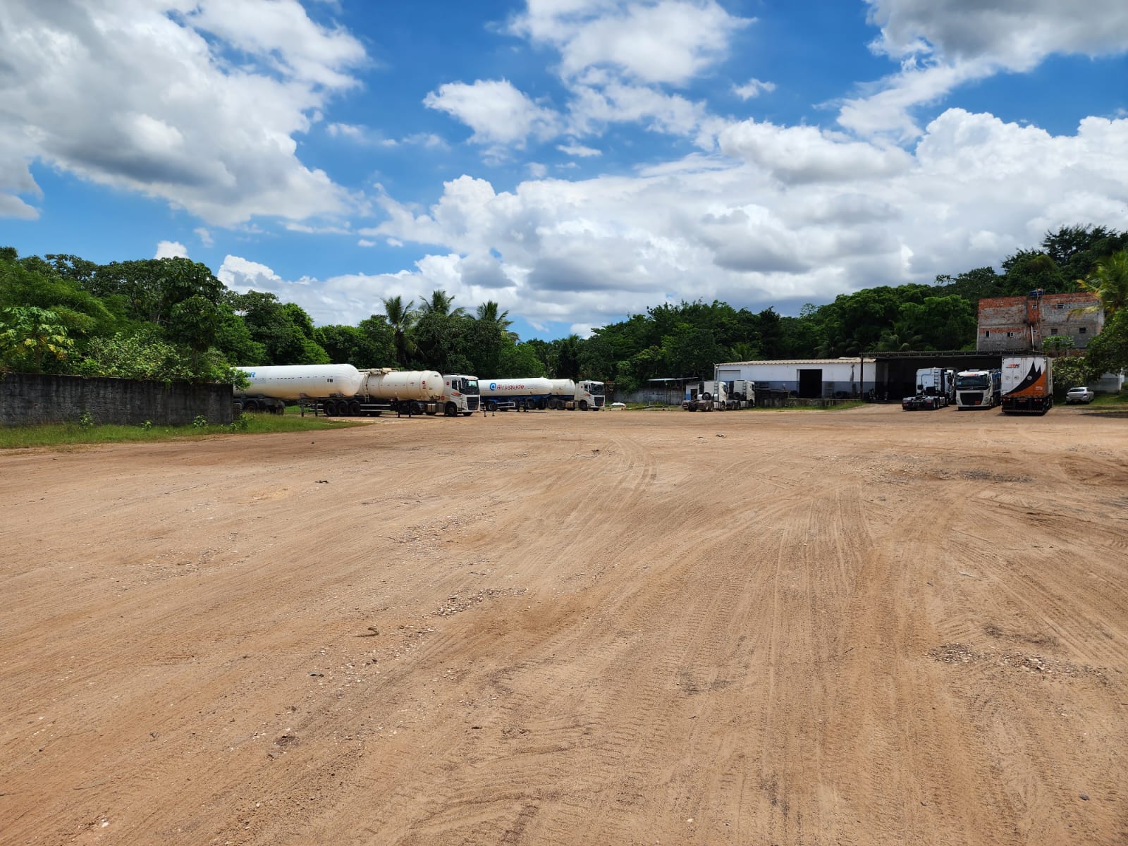 Imagem Terreno à Venda, 11 m²em km 12 - Simões Filho