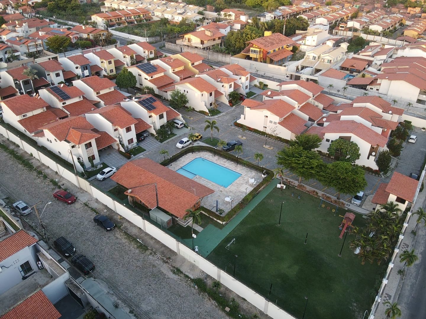 Imagem Casa de Condomínio com 4 Quartos à Venda, 198 m² em Sapiranga-Coité - Fortaleza