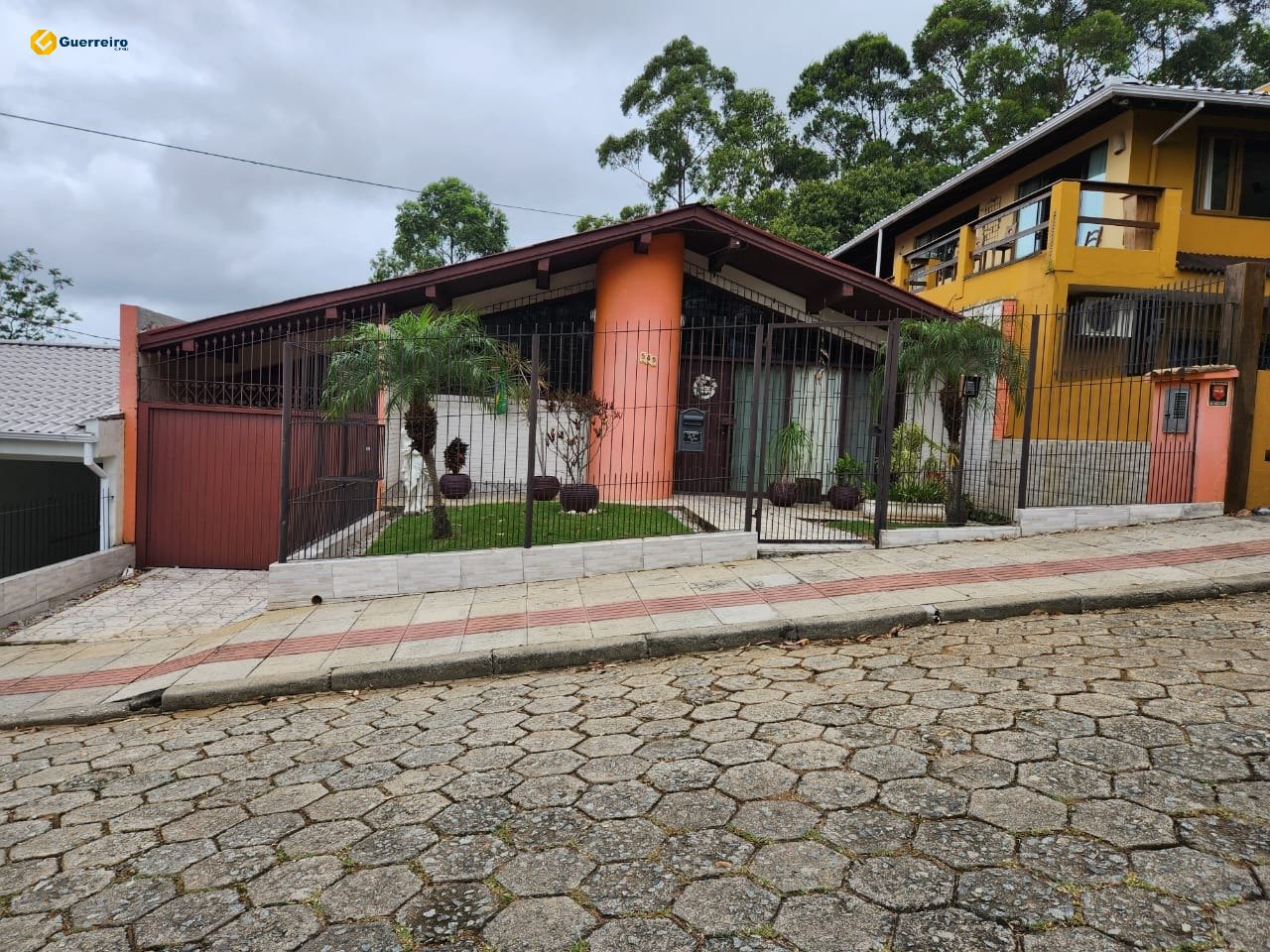 Imagem Casa com 3 Quartos à Venda, 190 m² em Trindade - Florianópolis