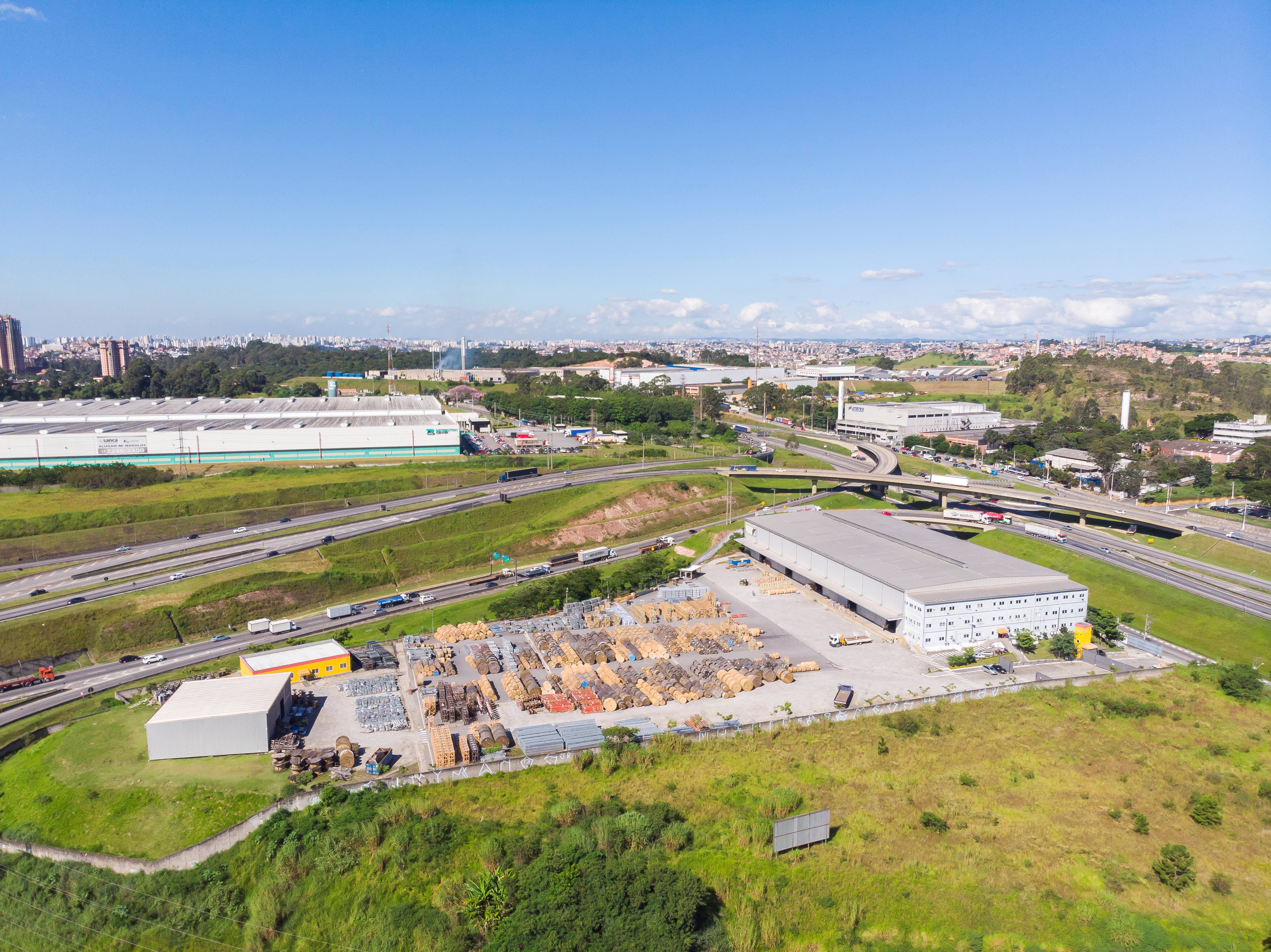 Imagem Galpão para Alugar, 7.600 m² em Jardim Vista Alegre - Embu das Artes
