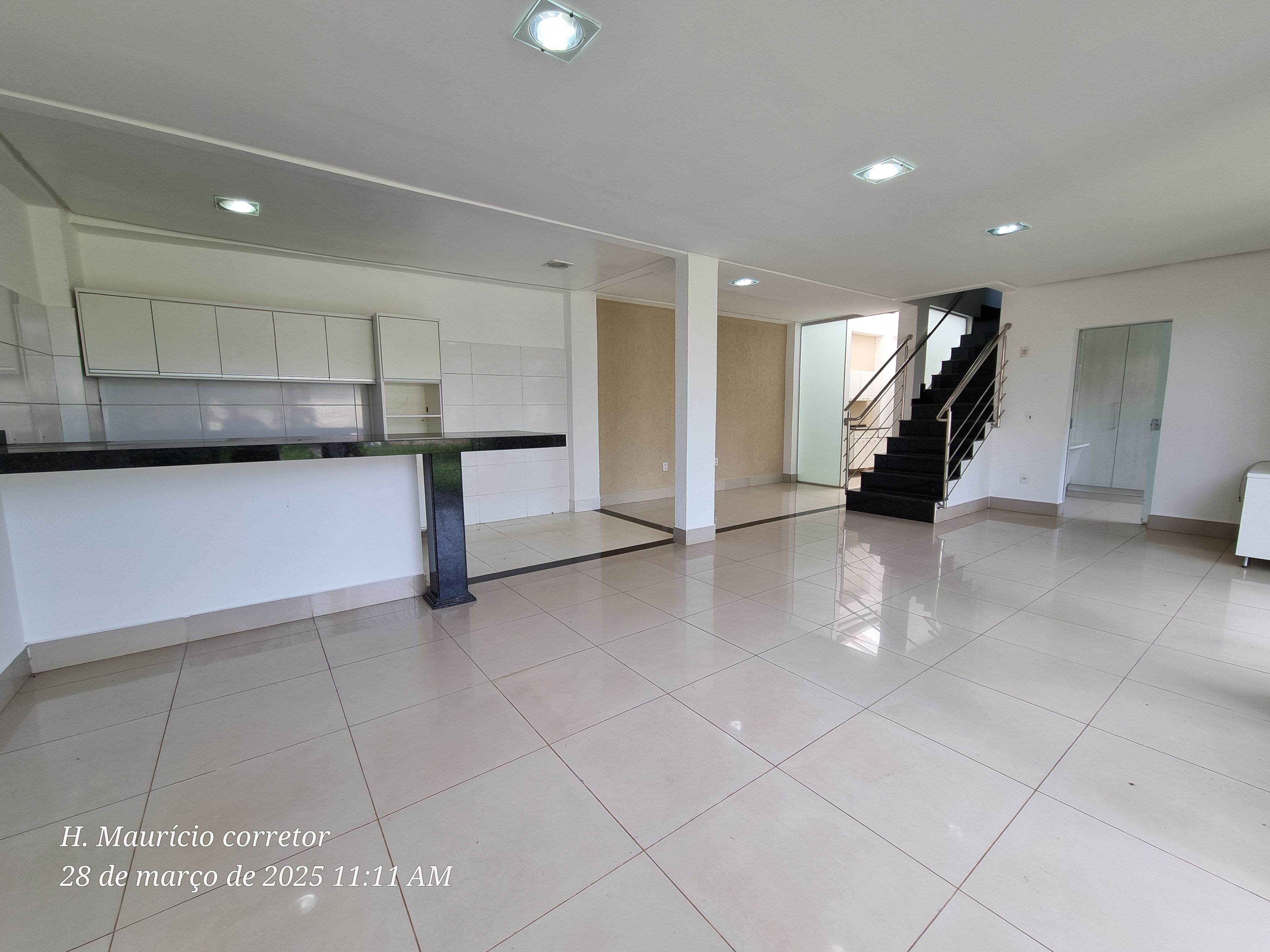 Imagem Sobrado com 3 Quartos à Venda, 165 m² em Setor Jaó - Goiânia Imagem Sobrado com 3 Quartos à Venda, 165 m² em Setor Jaó - Goiânia