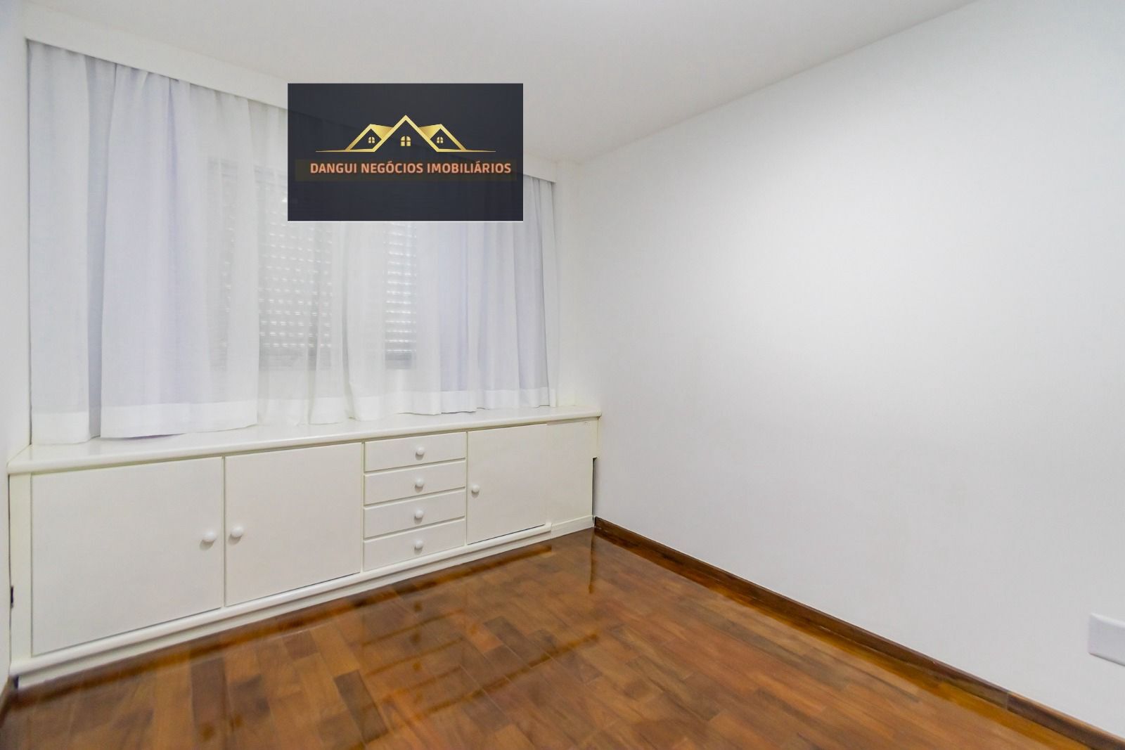 Imagem Apartamento com 3 Quartos à Venda, 91 m²em Bacacheri - Curitiba