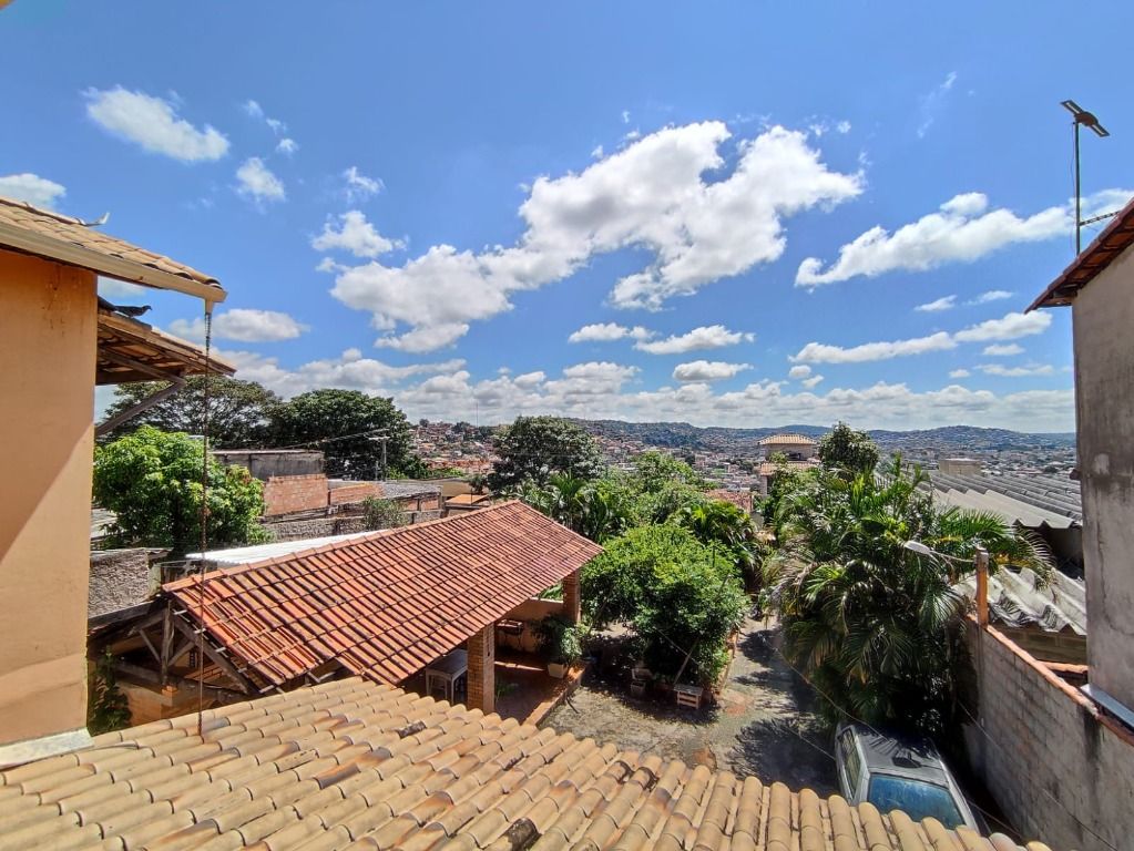 Imagem Casa com 4 Quartos à Venda, 200 m² em São Benedito - Santa Luzia