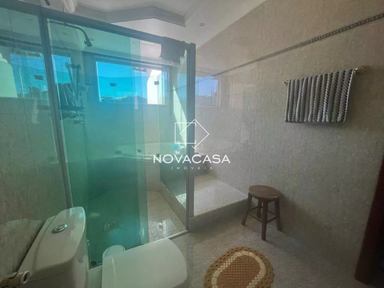 Imagem Casa com 4 Quartos à Venda, 380 m² em Santa Mônica - Belo Horizonte