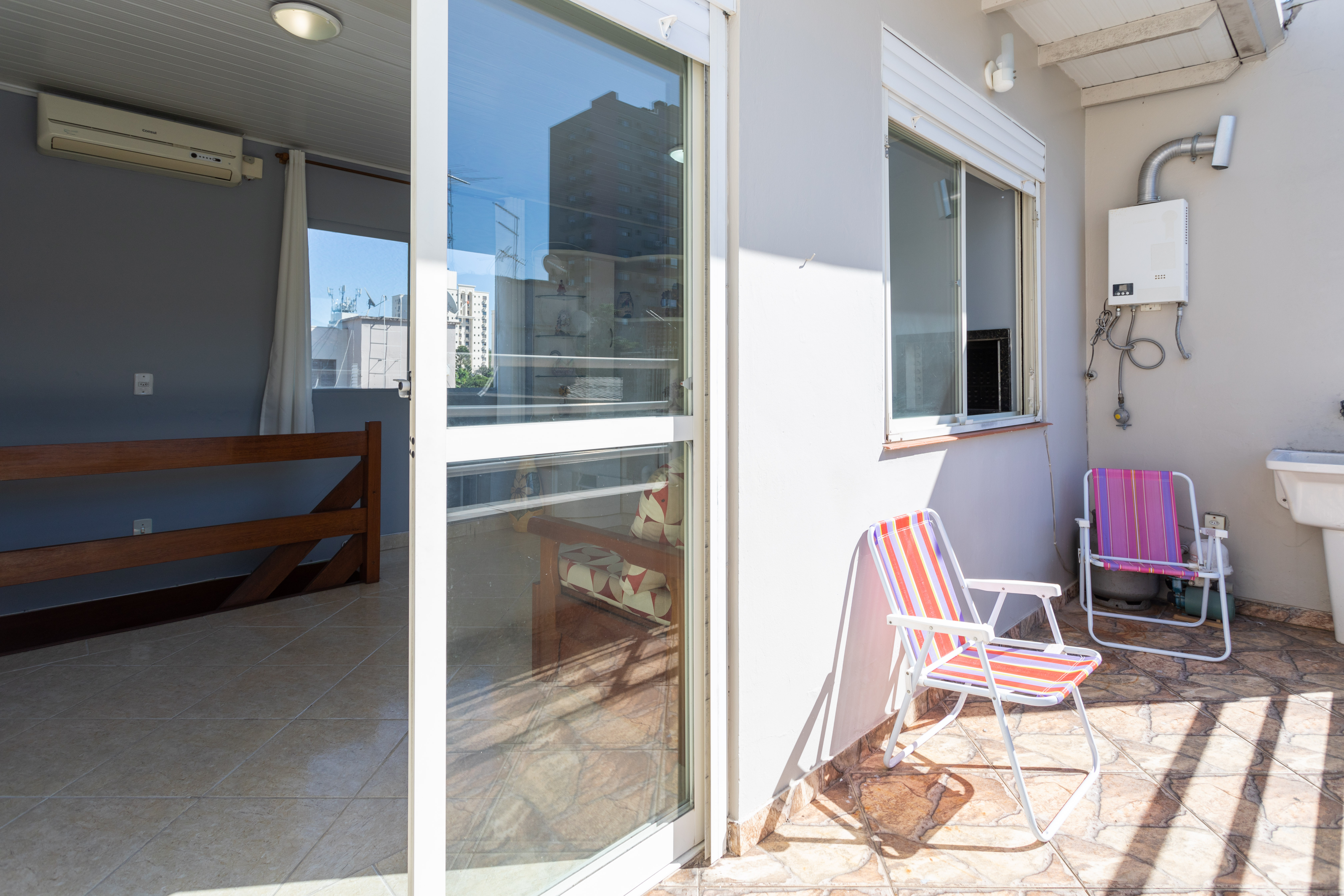 Imagem Cobertura com 2 Quartos à Venda, 80 m² em Vila Ipiranga - Porto Alegre Imagem Cobertura com 2 Quartos à Venda, 80 m² em Vila Ipiranga - Porto Alegre