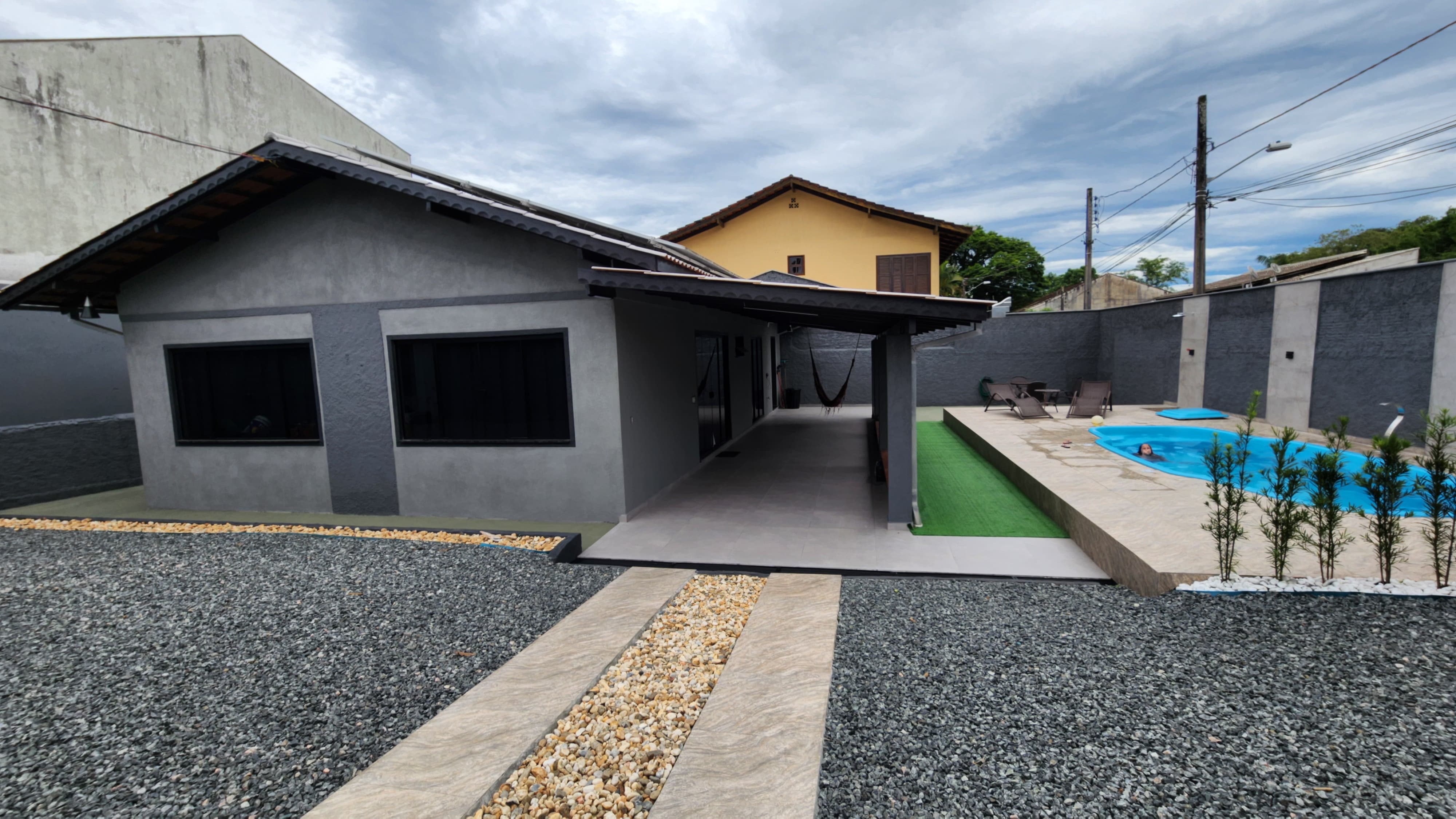 Imagem Casa com 3 Quartos à Venda, 193 m² em Floresta - Joinville