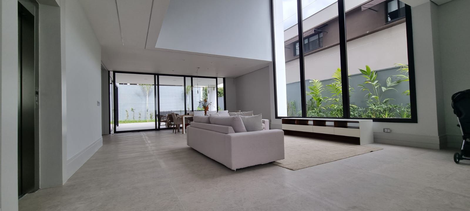 Imagem Casa de Condomínio com 4 Quartos à Venda, 588 m²em Alphaville Residencial Dois - Barueri Imagem Casa de Condomínio com 4 Quartos à Venda, 588 m²em Alphaville Residencial Dois - Barueri