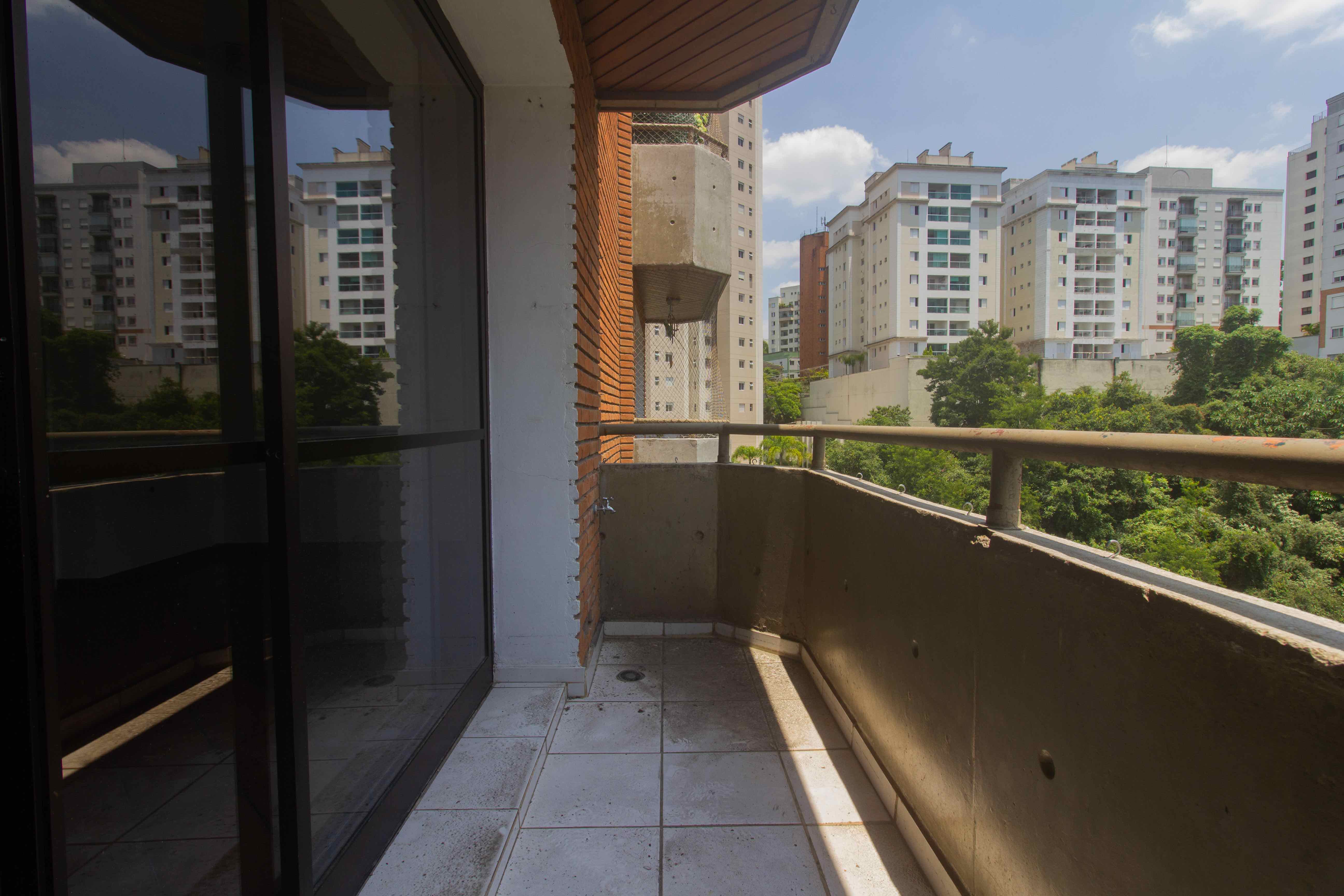Apartamento com 3 Quartos à Venda ou Locação, 119 m²em Jardim Ampliação - São Paulo