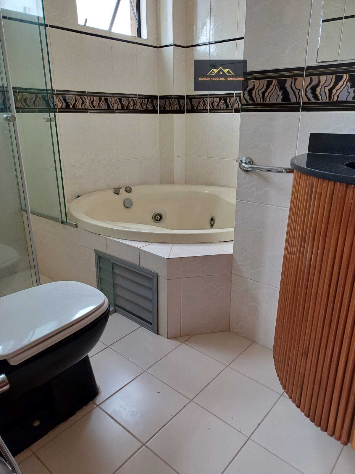 Imagem Apartamento com 4 Quartos à Venda, 147 m²em Portão - Curitiba