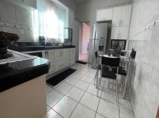 Imagem Casa com 4 Quartos à Venda, 272 m²em Presidente Roosevelt - Uberlândia