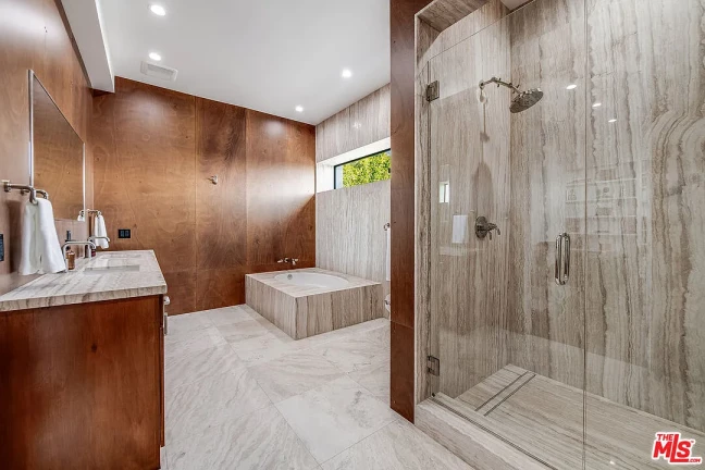 Imagem Casa de Condomínio com 5 Quartos à Venda, 796 m²em Alphaville Residencial Um - Barueri