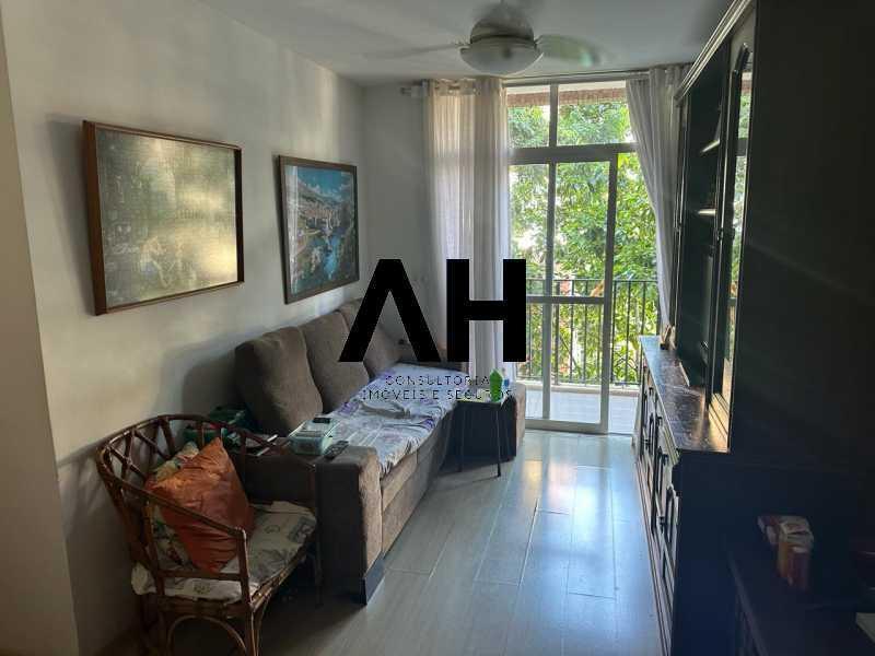 Imagem Apartamento com 3 Quartos à Venda, 85 m²em Santa Rosa - Niterói Imagem Apartamento com 3 Quartos à Venda, 85 m²em Santa Rosa - Niterói