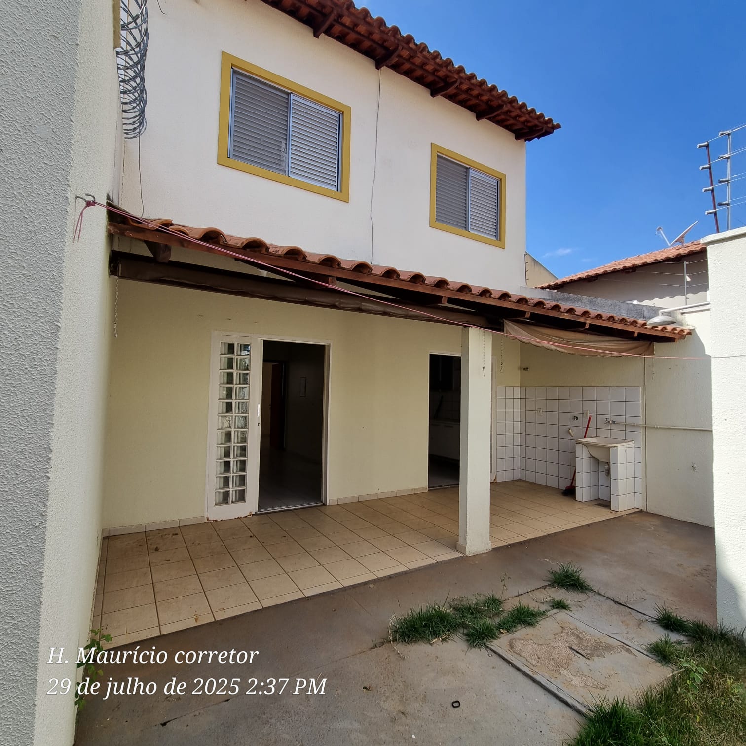 Imagem Sobrado com 3 Quartos à Venda, 130 m² em Setor Jaó - Goiânia Imagem Sobrado com 3 Quartos à Venda, 130 m² em Setor Jaó - Goiânia