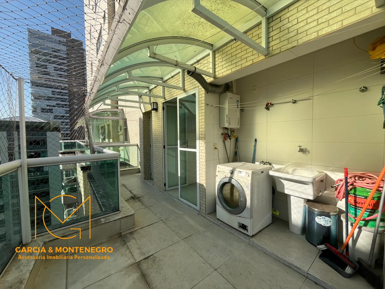 Imagem Apartamento com 3 Quartos para Alugar, 200 m²em Gonzaga - Santos