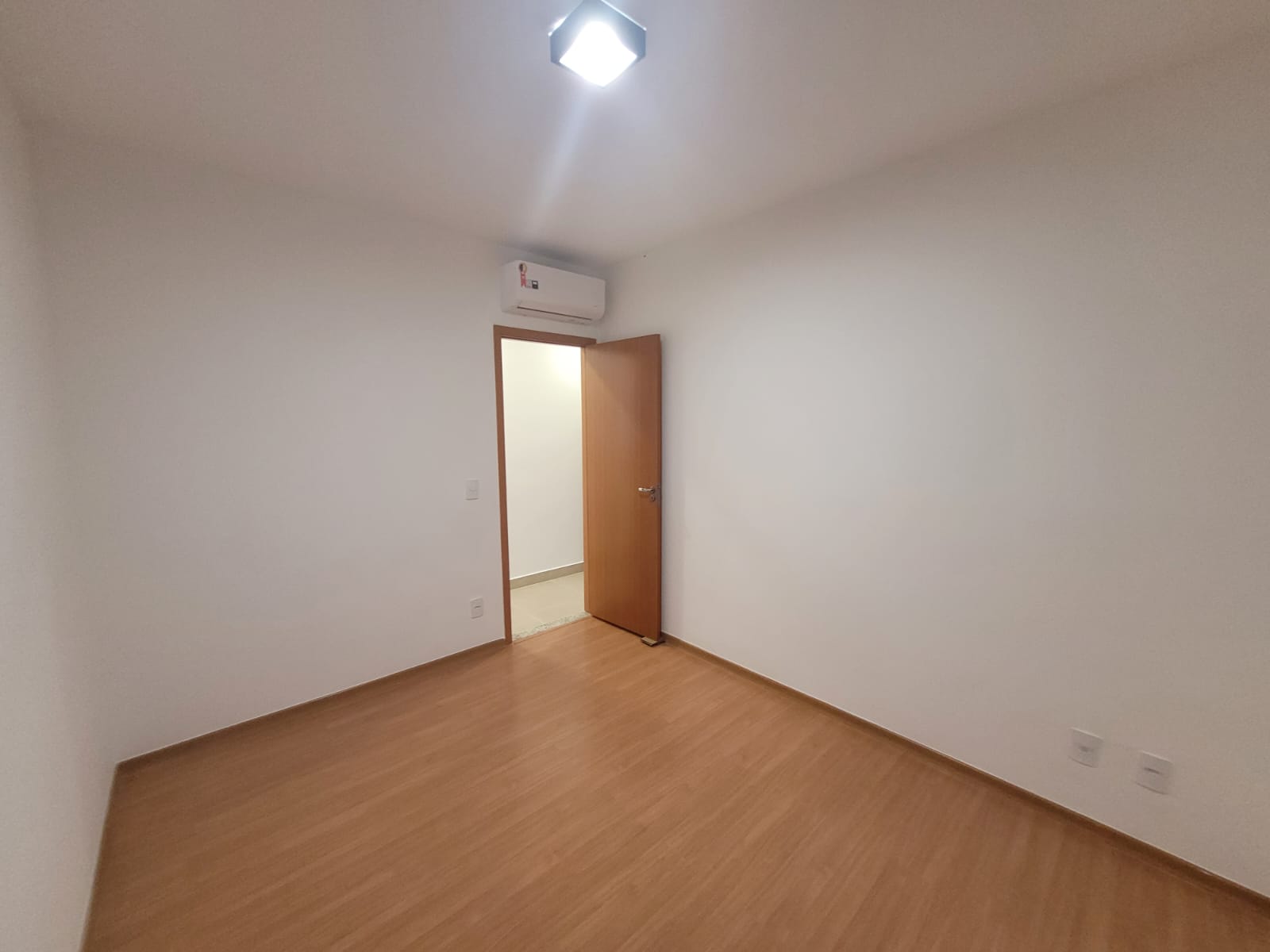 Imagem Apartamento com 2 Quartos para Alugar, 63 m²em Buraquinho - Lauro de Freitas Imagem Apartamento com 2 Quartos para Alugar, 63 m²em Buraquinho - Lauro de Freitas