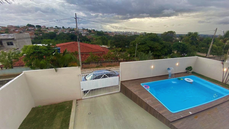 Imagem Casa de Condomínio com 4 Quartos à Venda,  em Setor Habitacional Arniqueira (Águas Claras) - Brasília